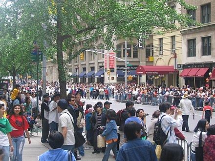 Filipinos in the New York metropolitan area .